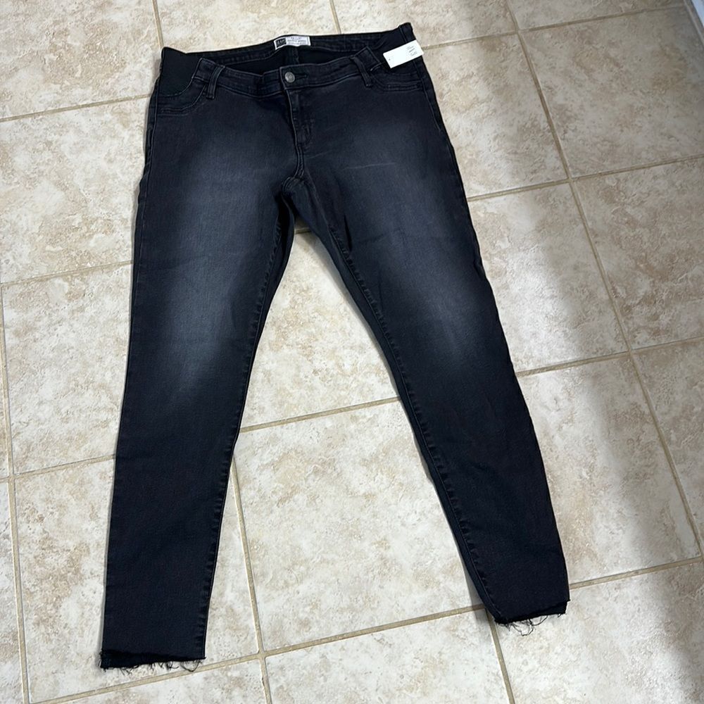NWT Gap Denim Maternity Favorite Jegging ~black wash